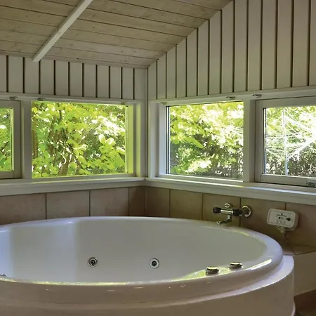 Ξενοδοχείο 4 Bedroom Stunning In